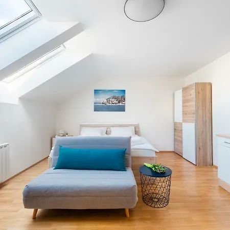 Ferdinand Apartment